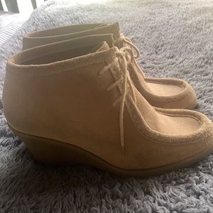 Vintage banana republic sued booths